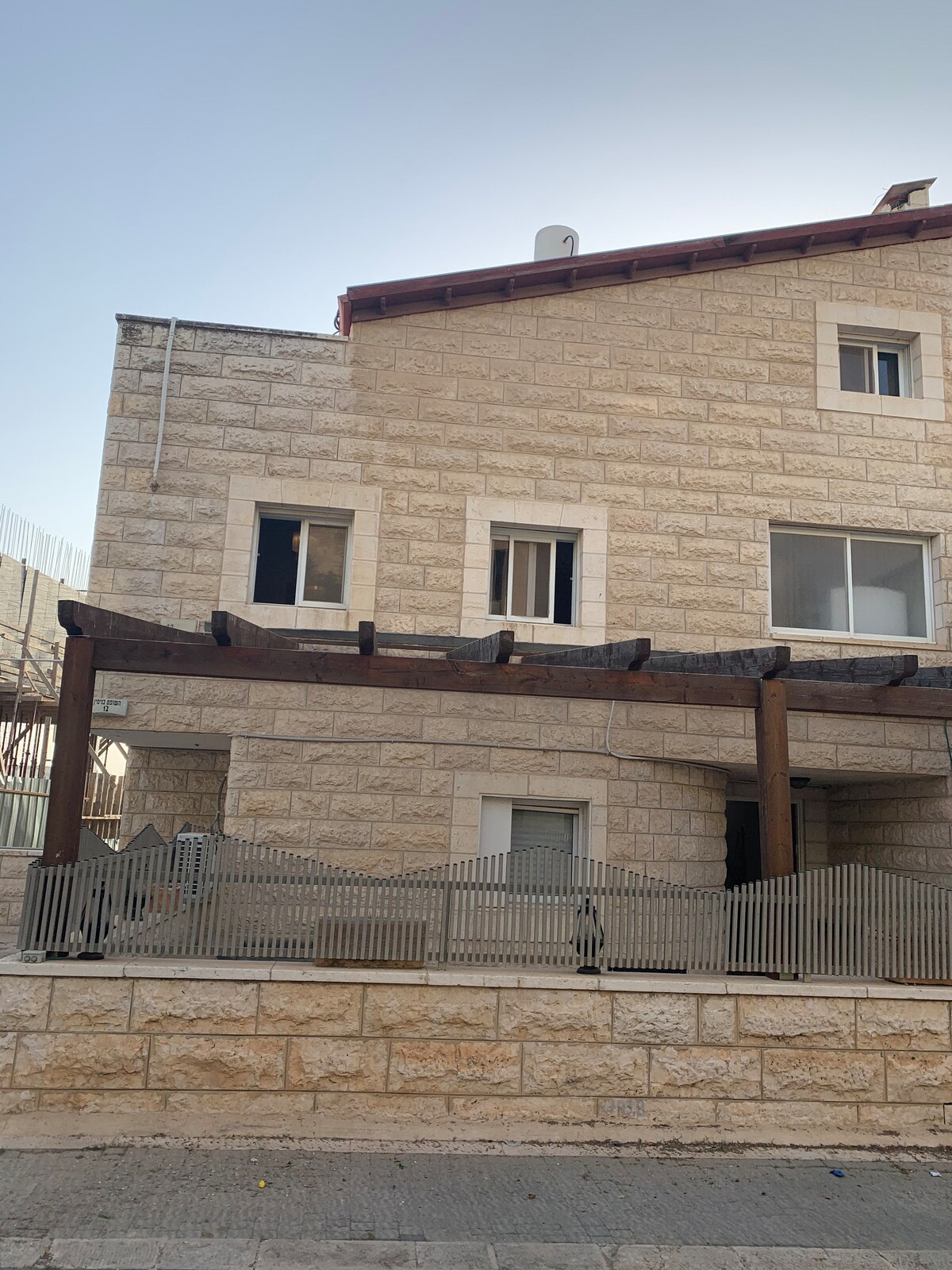 listing_image