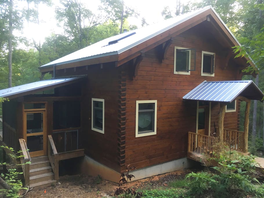 Beautiful, hand crafted, custom log cabin. 2 full bedrooms plus loft, sleeping nook and basement.