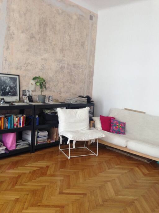 Platz zum gemütlich machen in deinem Zimmer