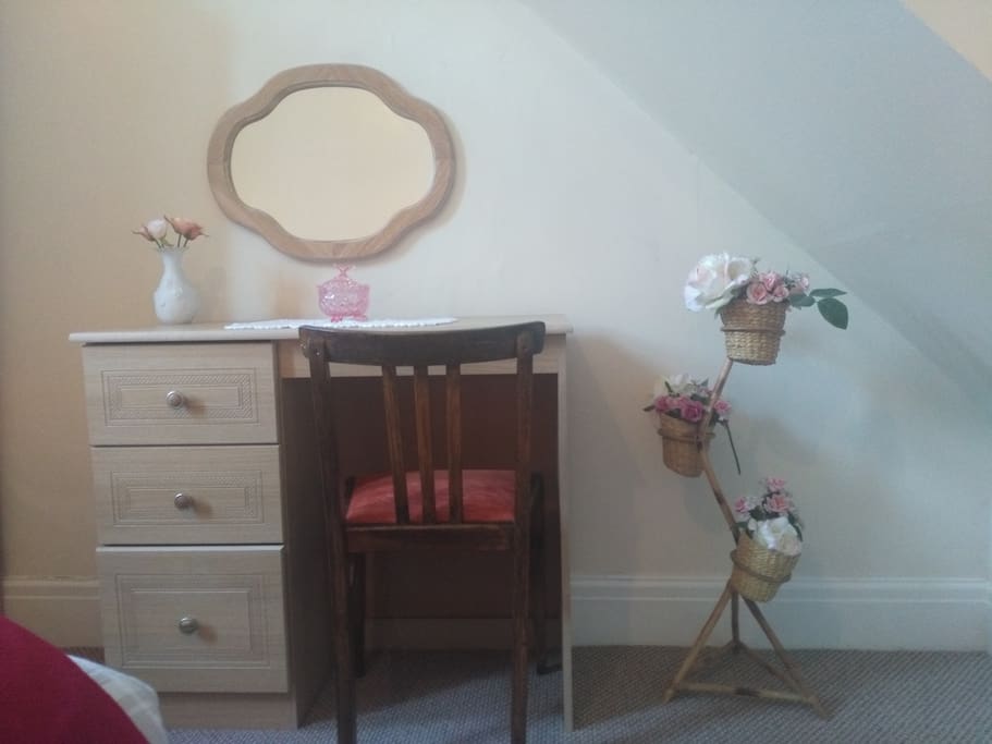 double room dressing table/desk