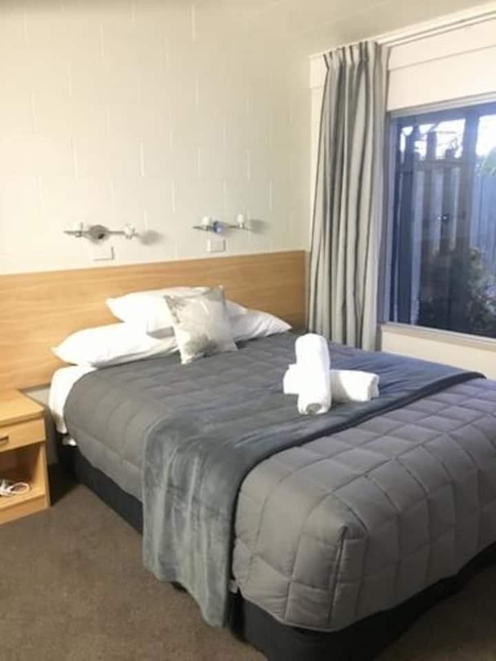 Two Bedroom Unit at Andorra Motel, Geraldine Apartments for Rent in