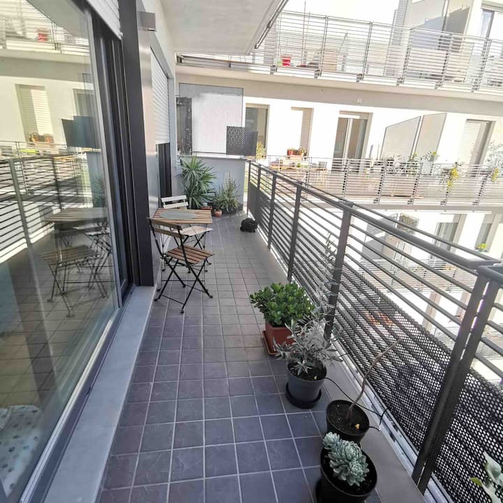 Modern Apartment City Center, Milano - Milão