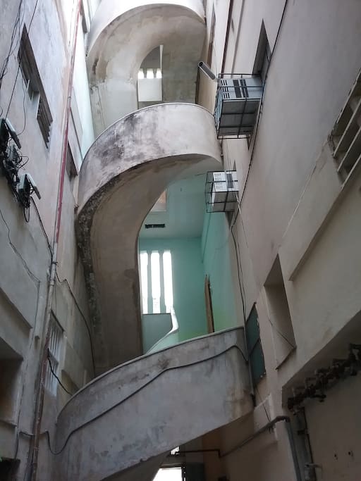 Edificio con escalera de caracol, único arquitectónicamente