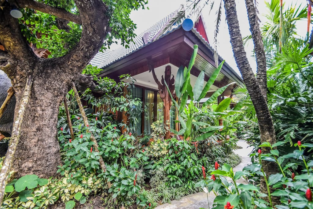 Deluxe Garden View Villa