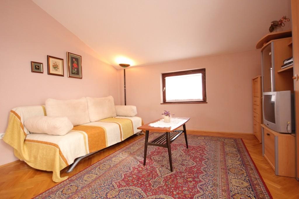 Living room, Surface: 18 m²