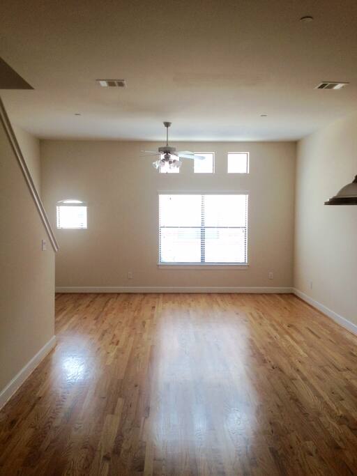 Spacious living room without the furniture