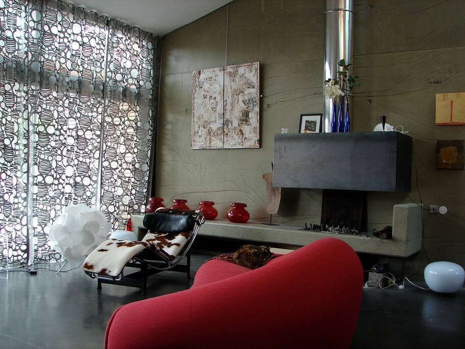 une vaste salle/salon de 70 m2