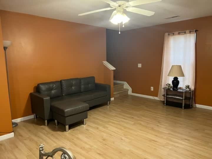 Cozy Room In Multi-level Home! - Greensboro, NC