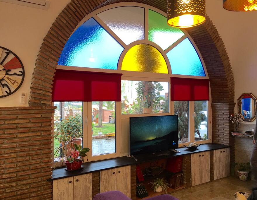 Salón con vistas al exterior..muy relajante ..
