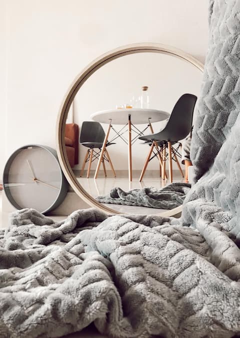 Sunset jacuzzi 2-bedroom apt with garage parking