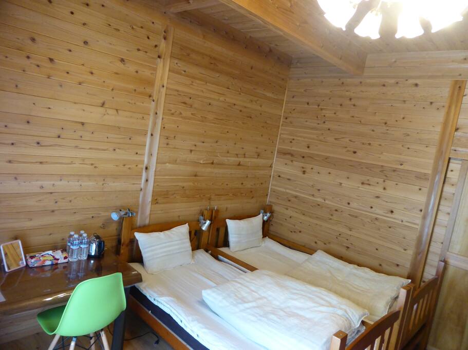 guest twin room