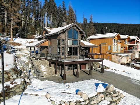 Rambler Ridge Luxury Retreat (Ski In/Ski Out)