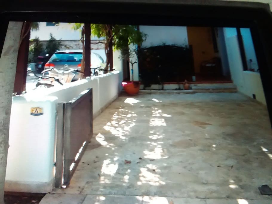 Parcheggio auto privato