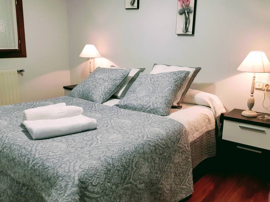 Habitación matrimonio, cama 150cm