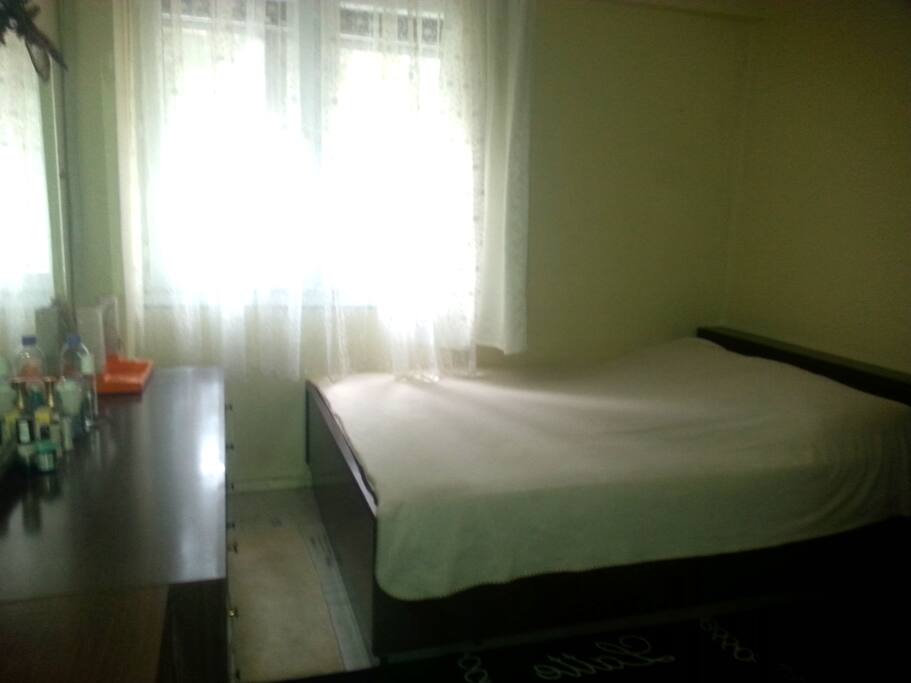 Bedroom with frenchbed with sea view
