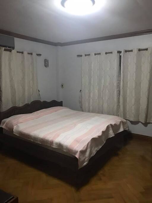 Queen Bedroom #4