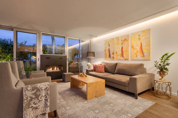 Central luxury penthouse with huge private terrace gallery image 3