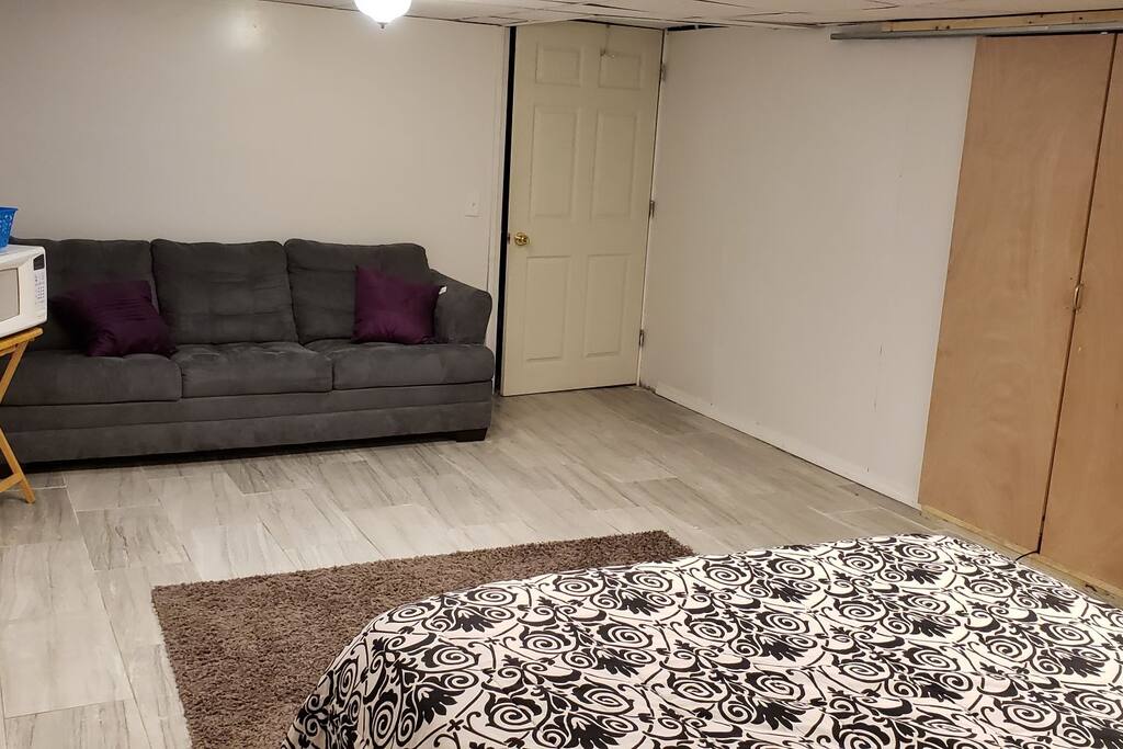 Pullout sofa bed