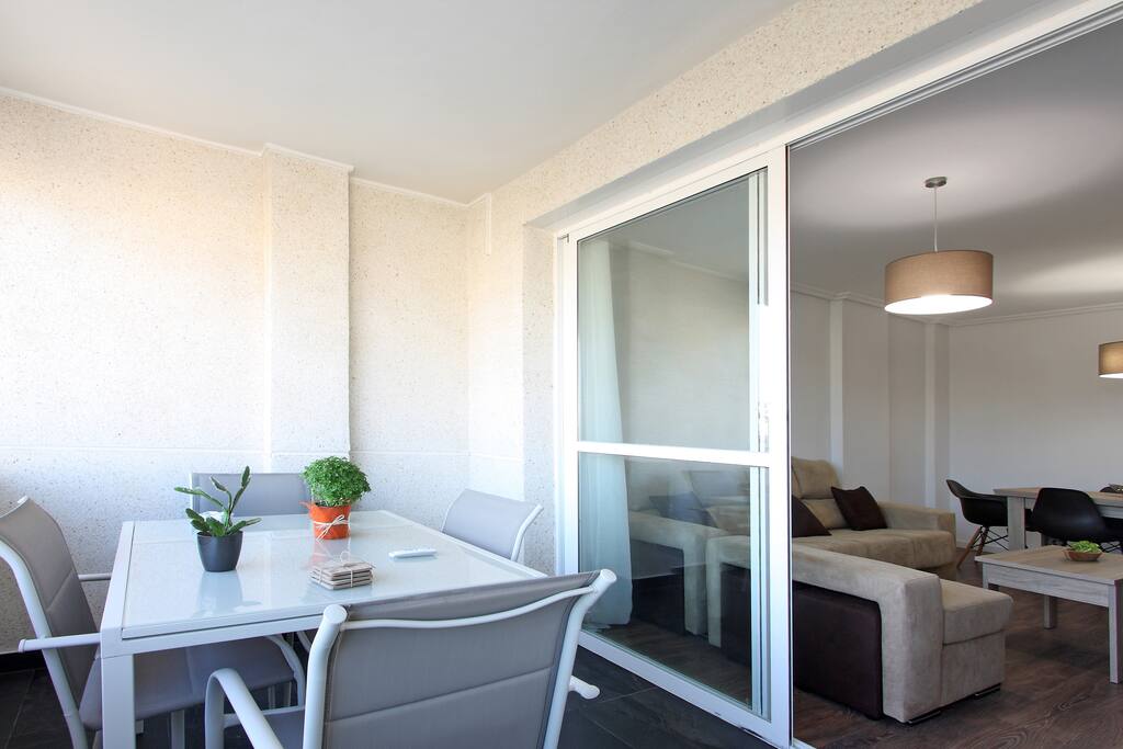 Mesa extensible en terraza