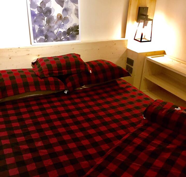 主臥室 可以睡兩個人