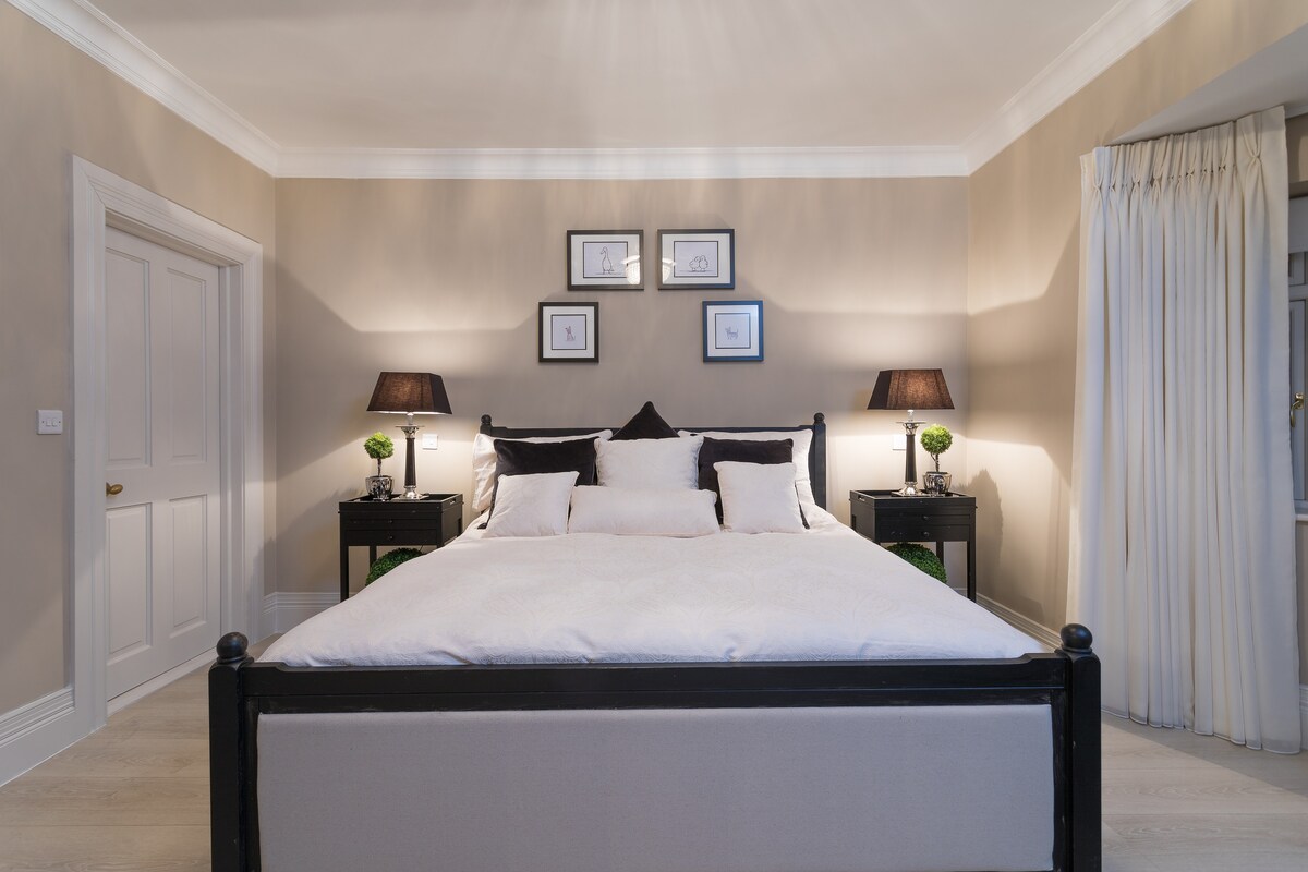 Соба со црн и крем 