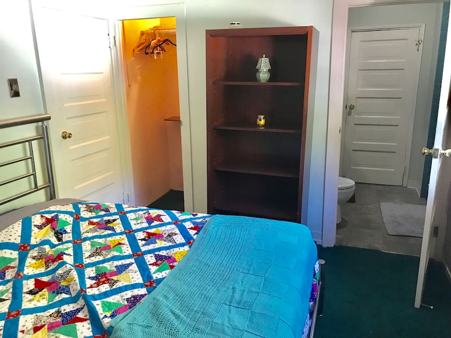 Direct access to the shared bathroom