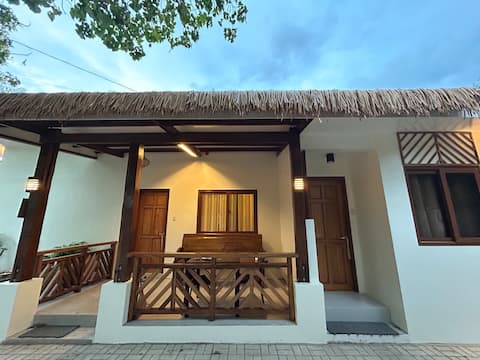 Cozy Tropical House near the beach