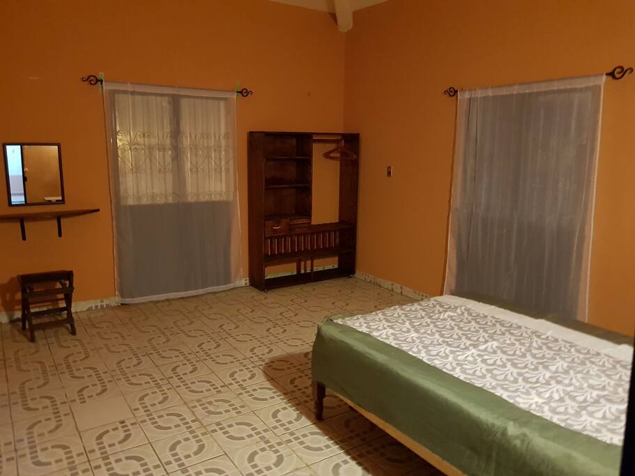 Closet, perchero y tocador