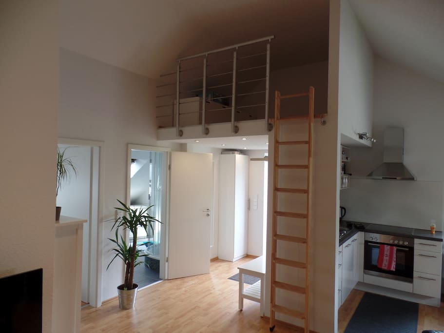 Diele mit Zugangstür Badezimmer u. Schlafzimmer
