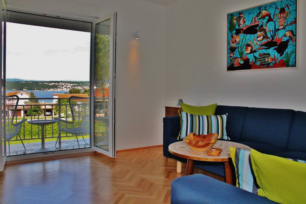 LIVING ROOM: sleeps 2 - Super King bed (180x200 cm) + closet for things + big sofa + Wi-Fi SMART / TV + Balcony with 4 chill chairs and 2 small tables