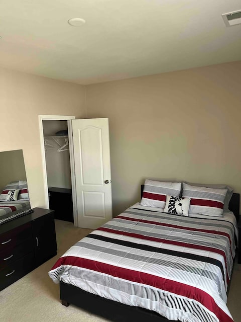 Prívate room in Aldie near Dulles Airport