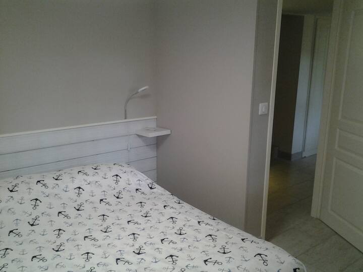 Chumba kilicho na kitanda cha watu wawili