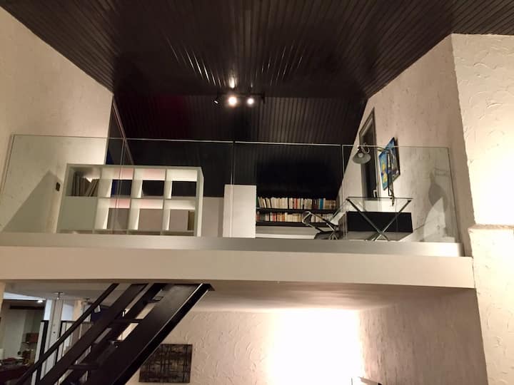 Vista al mezzanine de la sala
