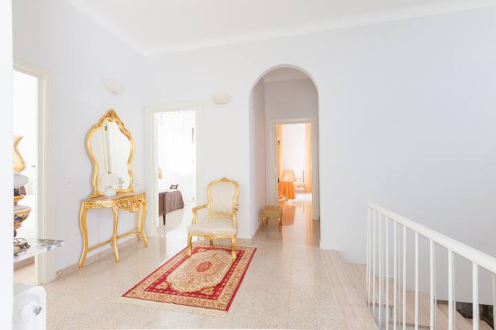 Villa panoramica con piscina gallery image 5