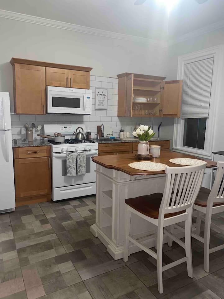 Cozy And Convenient 1-bedroom Suite. - Buffalo, NY