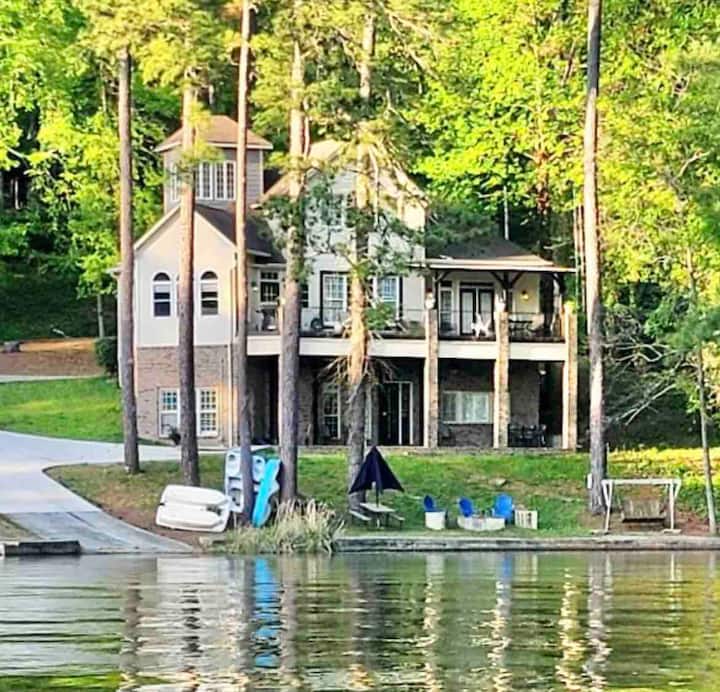 Wyeth House Lake Guntersville 6 bed 4 baths Houses for Rent in