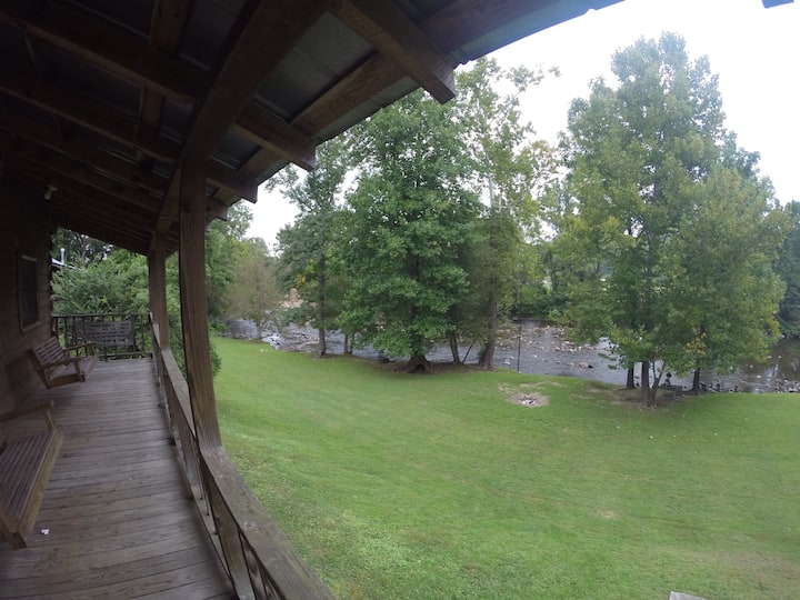 Riverfront Log Cabin in Townsend Cabins for Rent in Townsend