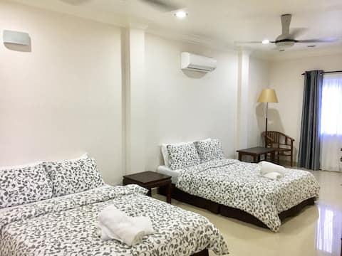 #R2# Private room near UIA Gombak