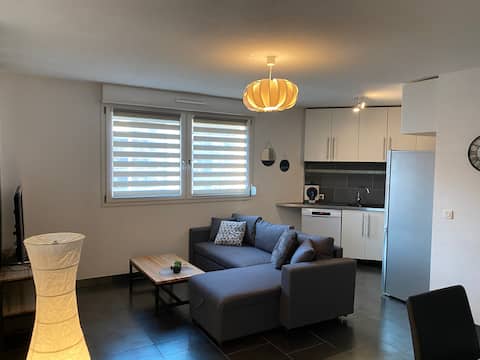 Nice 2-room apartment near train station, Center Parc, Sainte Croix