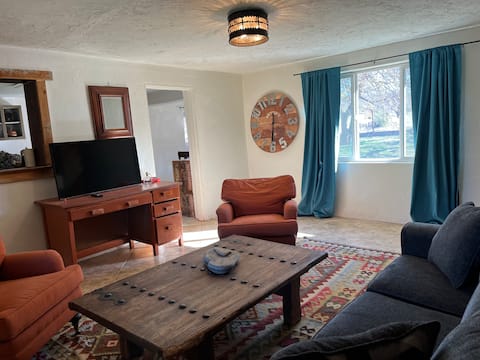 Tres Bellotas Ranch Guest House