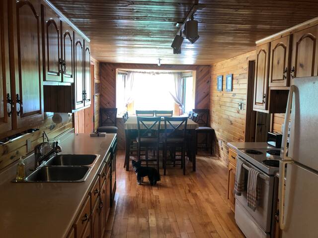 Large Pine Cottage gallery image 4