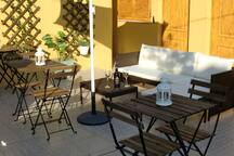 The Yellow House - Ruby Apartment