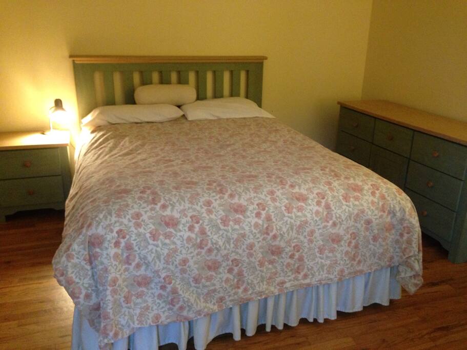 Queen bed