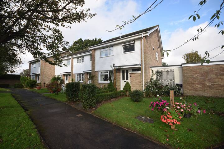 Airbnb Waterlooville Vacation Rentals Places To Stay