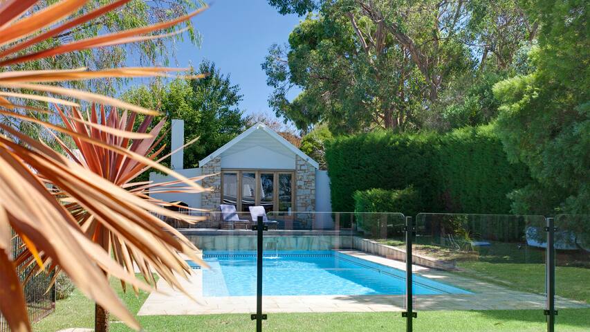 Merricks North Retreat — country home on 5 acres gallery image 4