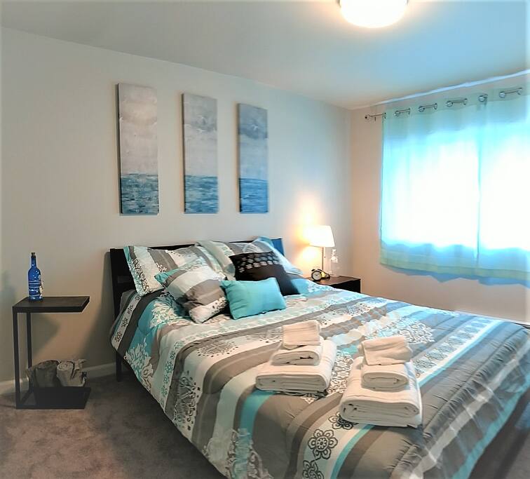 Bedroom with a queen size bed