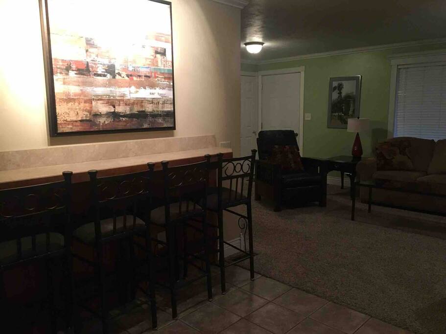 Kitchen Breakfast Bar