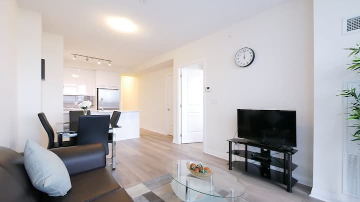 Professionally Managed Entire 2br Condo Sq1 A22 - Brampton