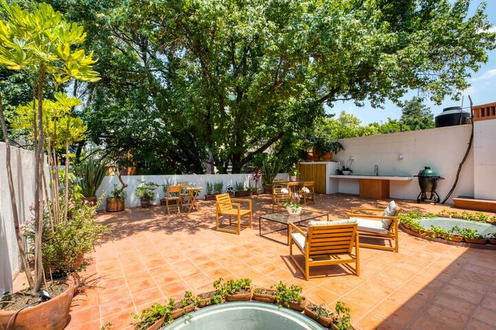 Condesa Luxury 3BR House w/Rooftop gallery image 3