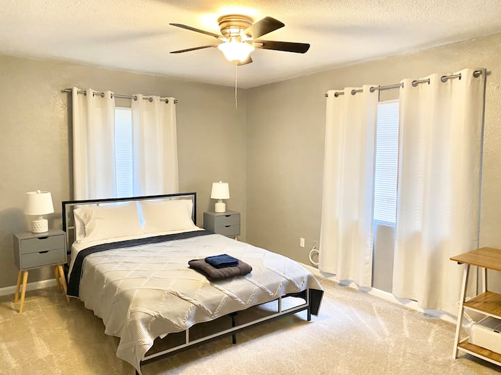 Bedroom 2 :
Queen size bed 
2Nightstands 
2Night lamp 
Fan
Working table
Working chair
24 inch monitor 
Closest 
Hangers 
Blackout curtains 